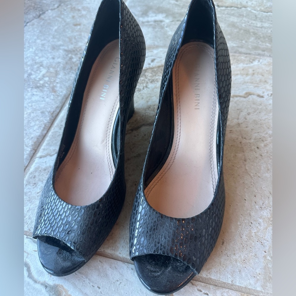 Gianni Bini Textured Black Peep Toe Heels
